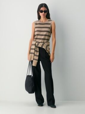 Aritzia Bare Cashmere Sweater Vest Size Small
